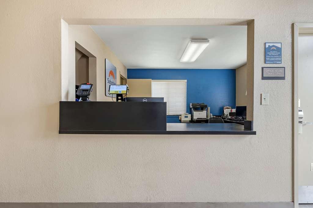 Suburban Studios Louisville East מראה פנימי תמונה