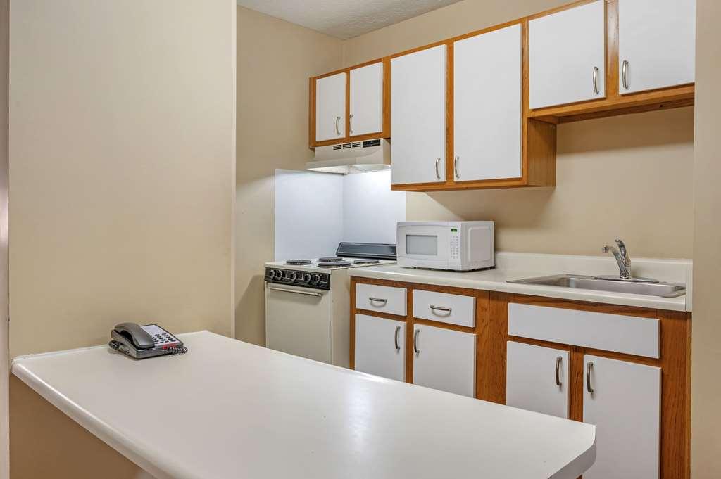 Suburban Studios Louisville East חדר תמונה