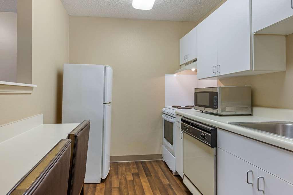 Suburban Studios Louisville East חדר תמונה
