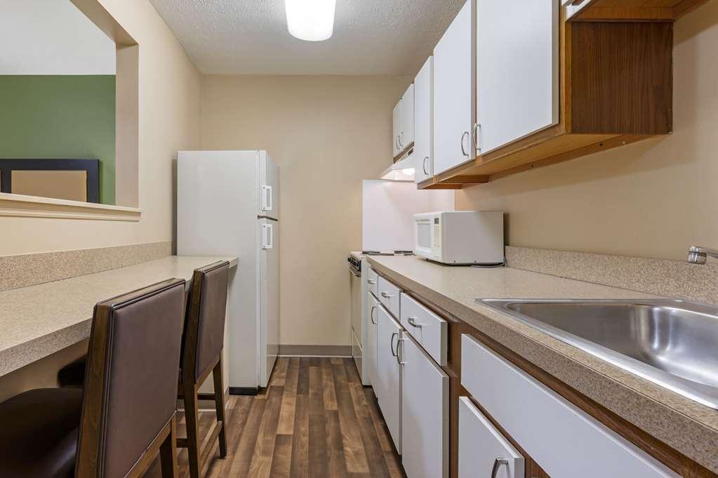 Suburban Studios Louisville East חדר תמונה